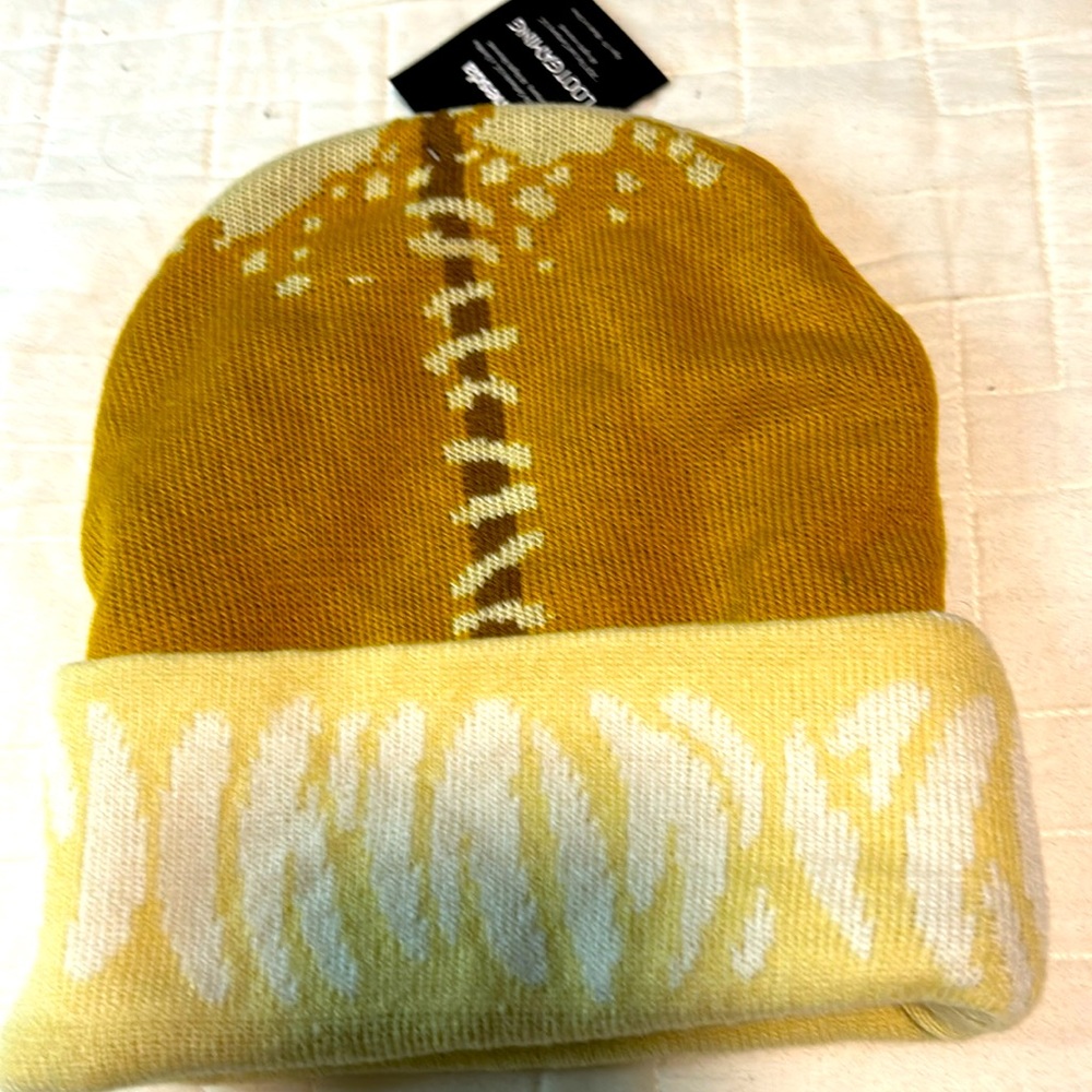 The Elder Scrolls NWT Colombian fur helmet slough beanie in excellent condition